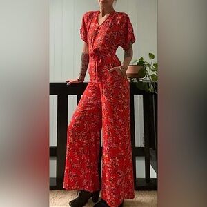 FRANCESCA’S Miami Red Floral Romper, Size S